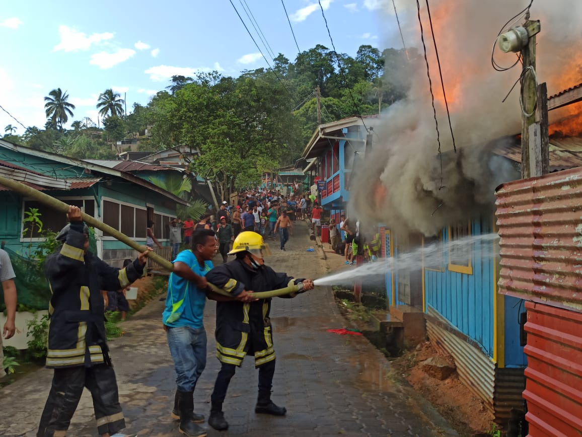 Incendio Barrio «El Triunfo» en la ciudad de Bonanza