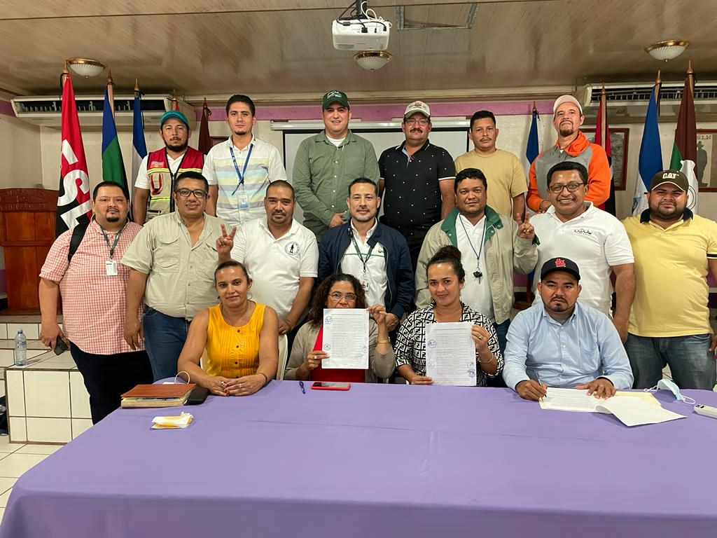 Comisión Municipal de Minería Artesanal Firma nuevo contrato mercantil con la empresa Minera Hemco