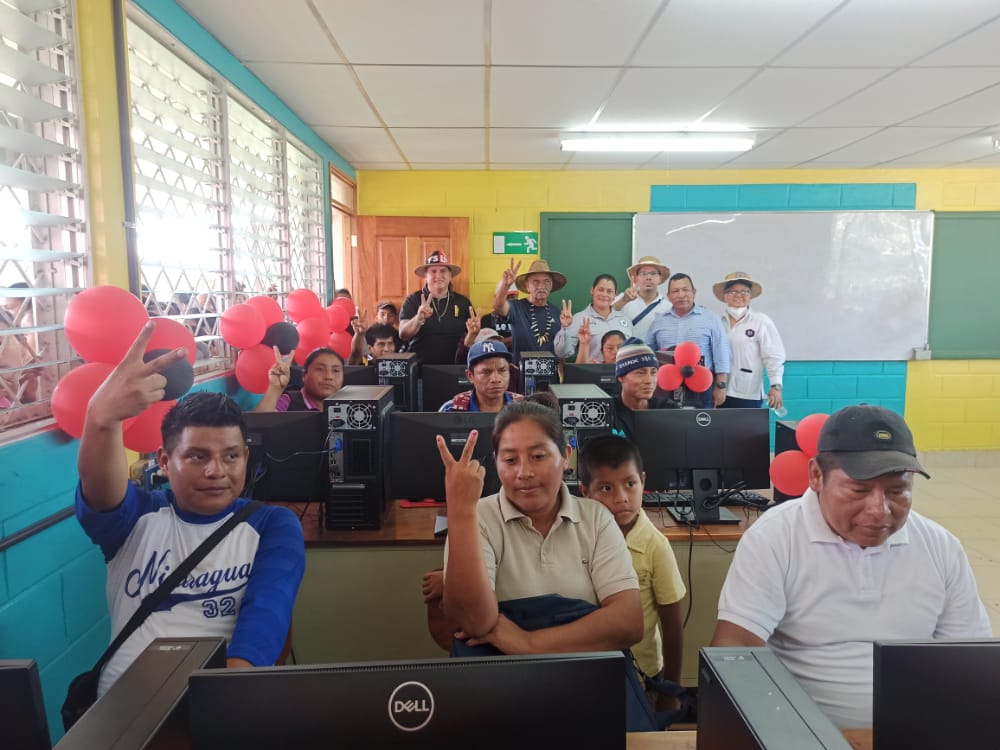 Inauguración y entrega de Equipos Tecnológicos comunidad de Musawas