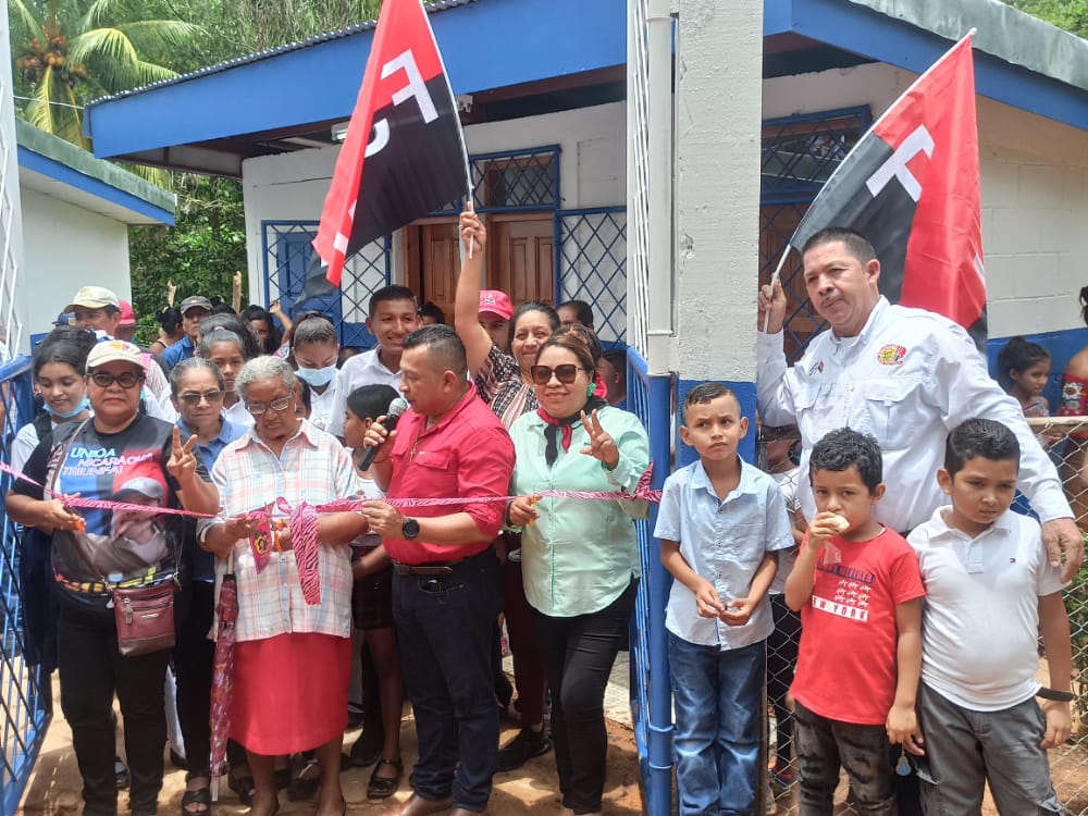 Inauguración de la rehabilitación de la Escuela Santa Clara en Bonanza