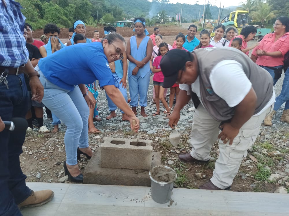 Primera Piedra para el Inicio del Proyecto del Centro de Convención de Bonanza