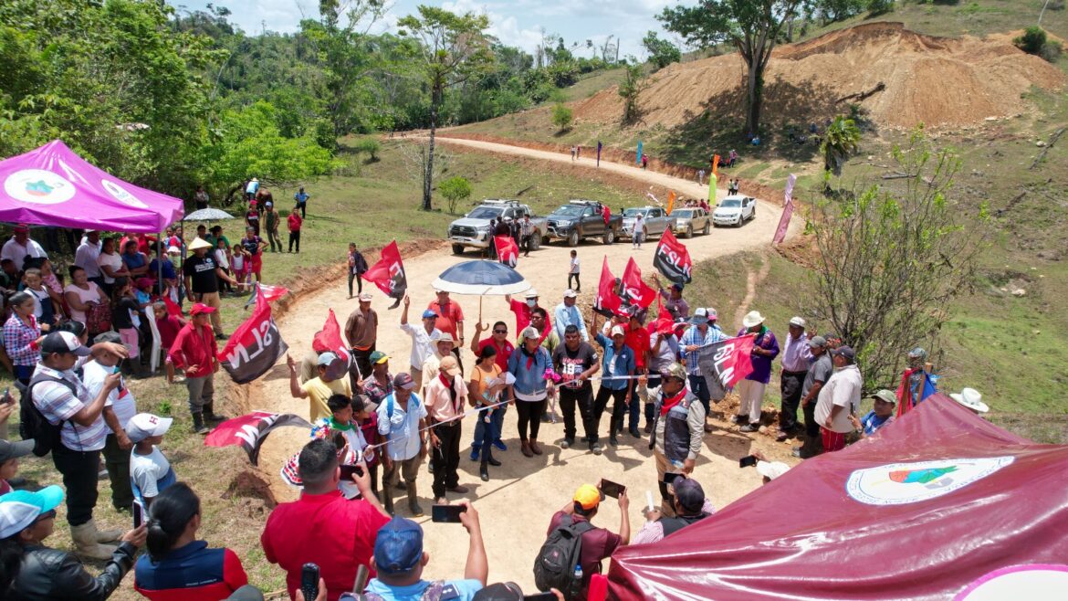 Inauguración 3 Kms carretera comunidad Santa María a Kalmata