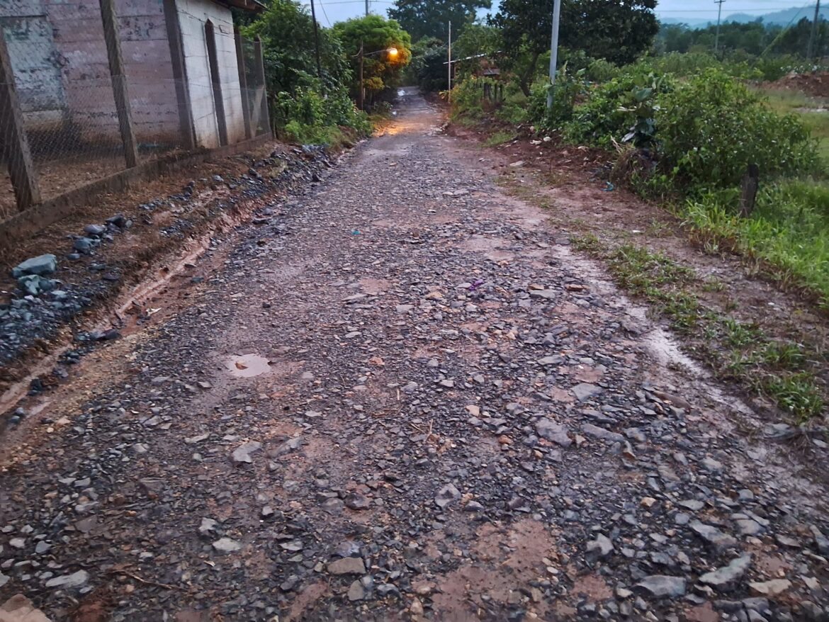 Inauguración de 811.45 metros lineales de Calles de macadán en el Barrio Javier Siles