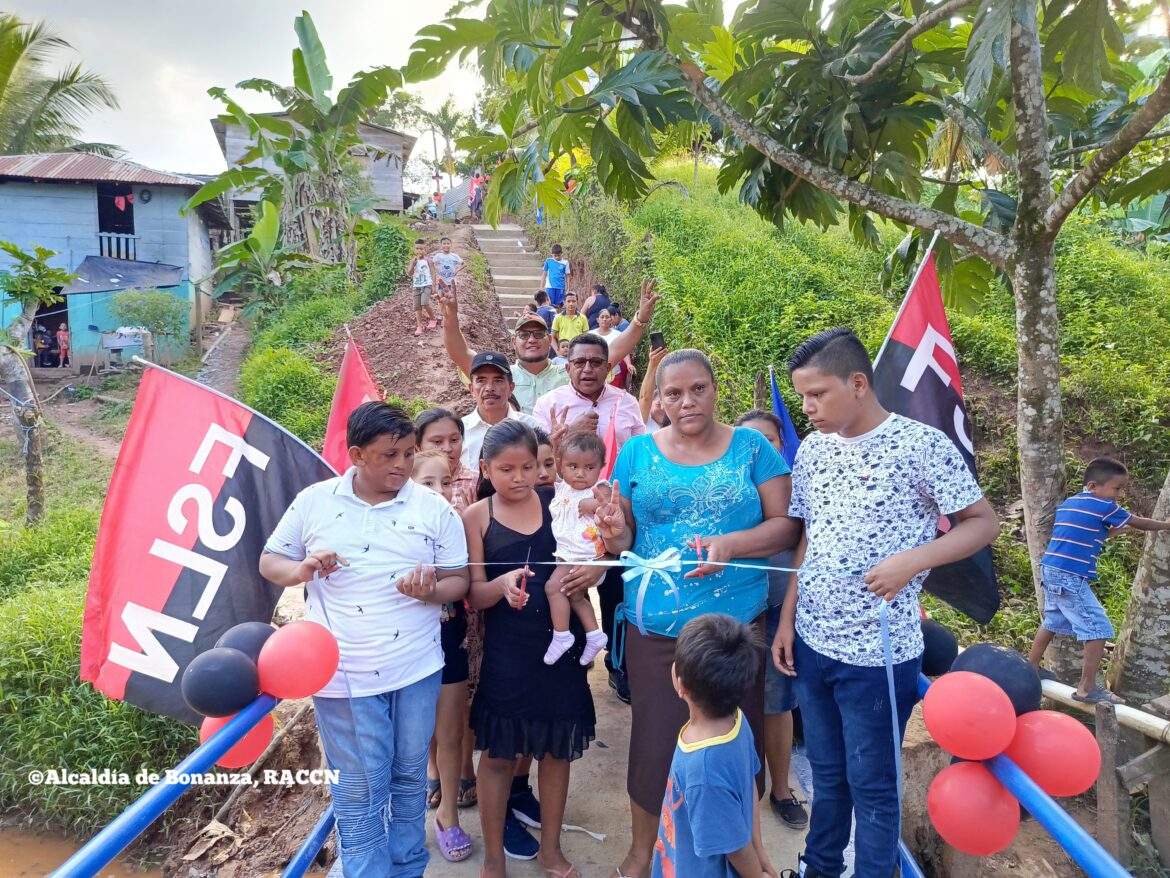 Inauguración de Puente y Andenes Peatonales Barrio los Cocos