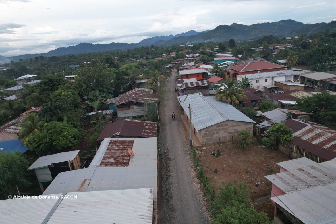 Inauguración de mantenimiento de calles en el Barrio 19 de Julio