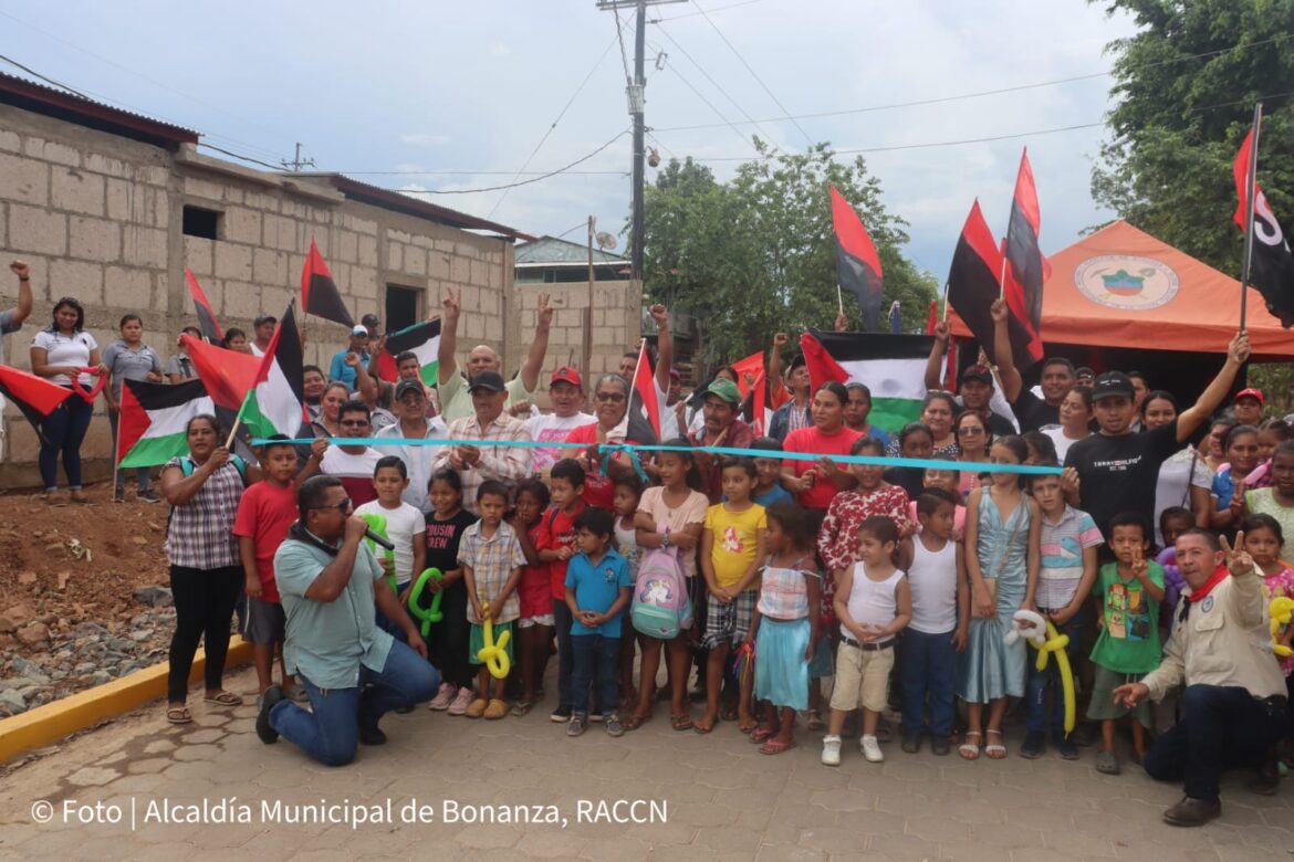 Inauguración de Calles Adoquinadas en el Barrio Nuevo Amanecer