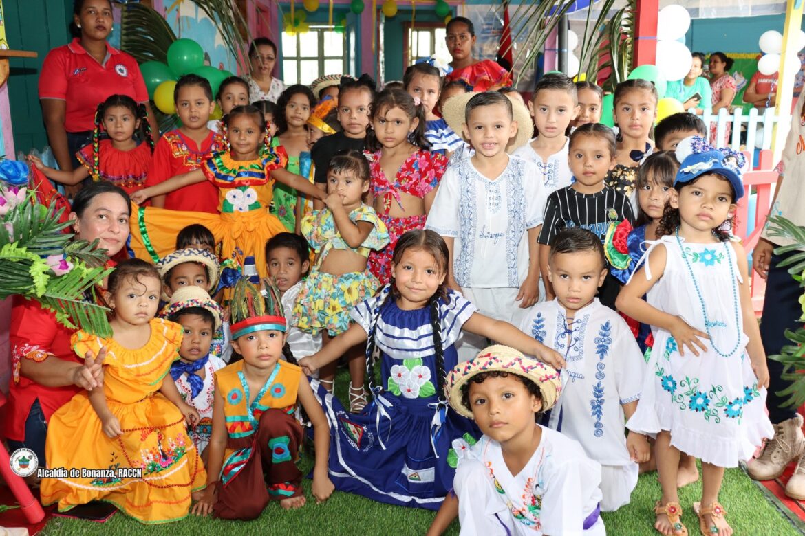 El CDI» Rincón de Amor» celebró el Dia del Huipil