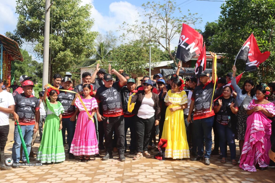 Bonanza inaugura calle adoquinada en Barrio Nuevo Amanecer