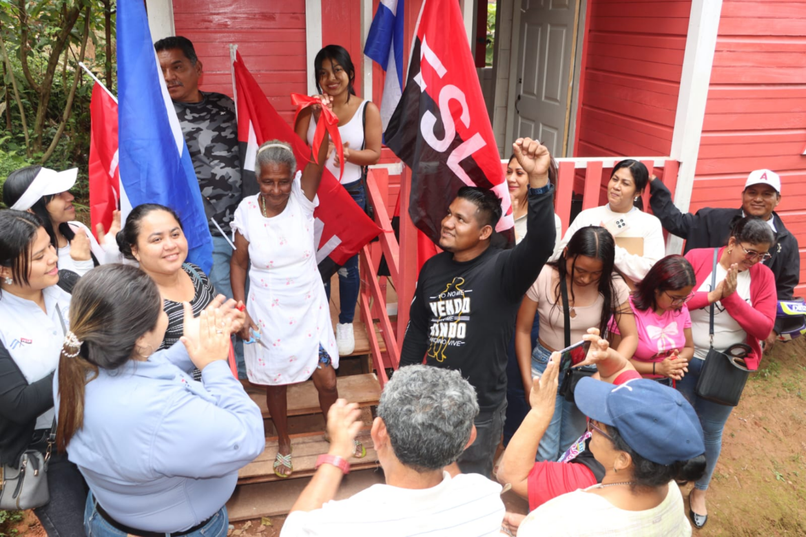Entrega vivienda de emergencia social crítica Bo Concha Urrutia
