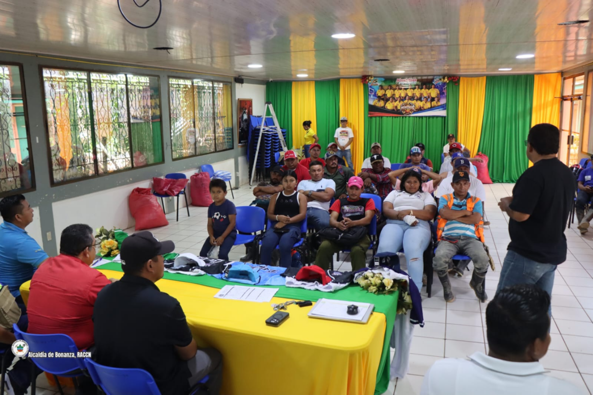 Entrega de Uniformes a Equipos Campeón de Campeones