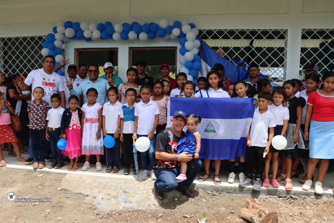 FSLN acompaña inauguración de Escuela en comunidad Kusma